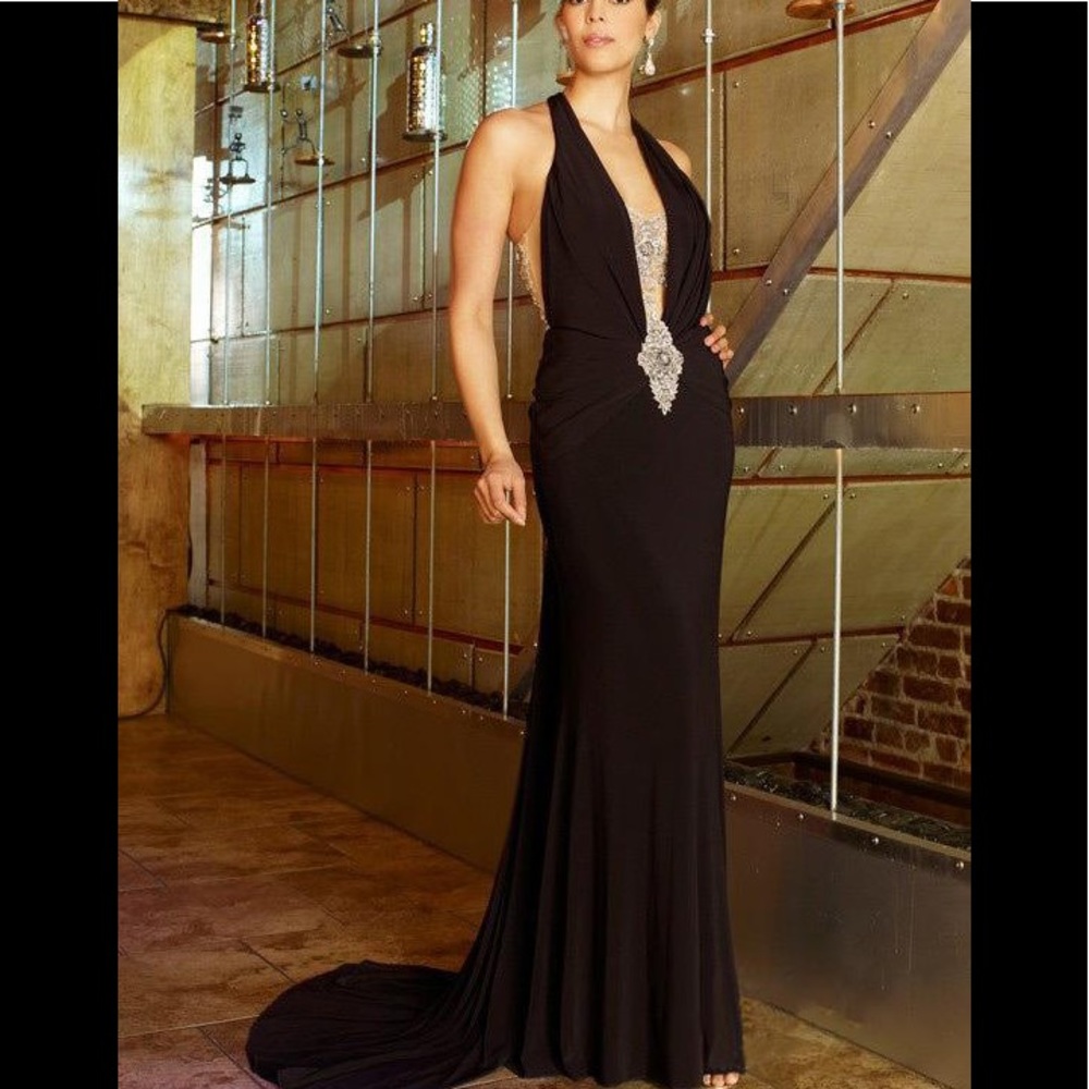 Terani Couture Chic Bead Embellished V-Neck-Black